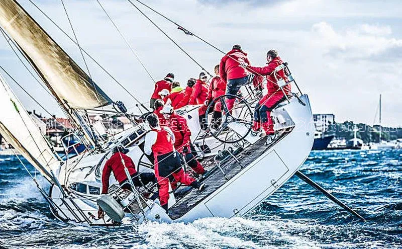 qm球盟会官方网站百度信誉飞跃赛道的尖端科技：赛事级竞速运动鞋的核心设计与性能